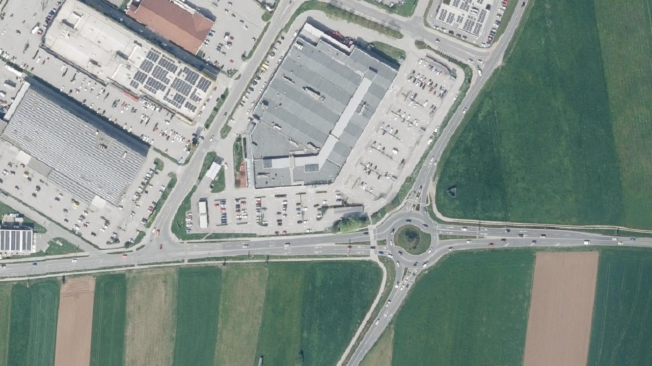 Parkirišče Mercator Center Primskovo danes